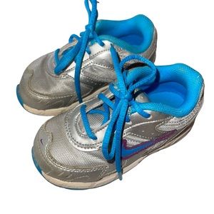 Nike Girls Little Nike Run II Shoes, Sz 7C, Silver/Teal w/Purple Pre Owned